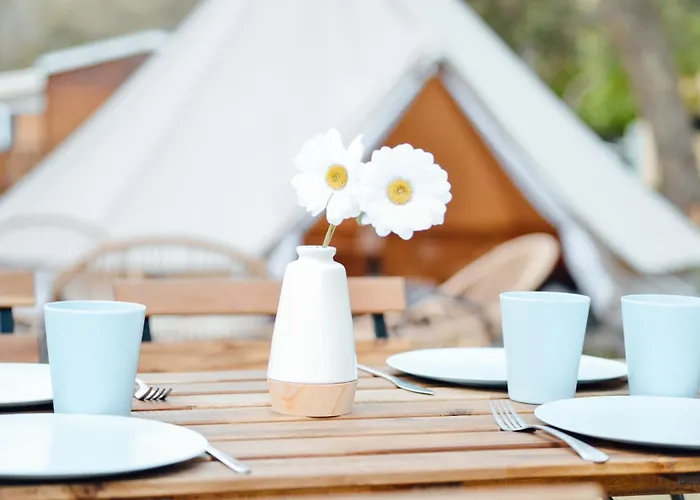 Οργανωμένο κάμπινγκ Cocooning Tipi - *